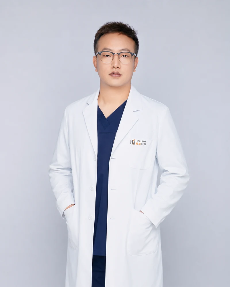 董尧执业医师形象照